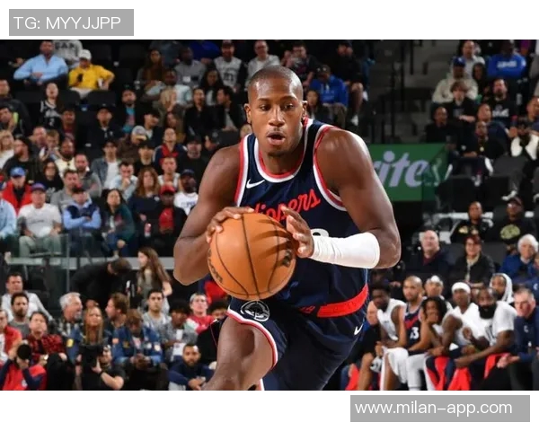 大莫里斯谈组队选择称哈登适配性强韦德则不具备同样能力 大莫里斯谈组队选择称哈登适配性强韦德则不具备同样能力