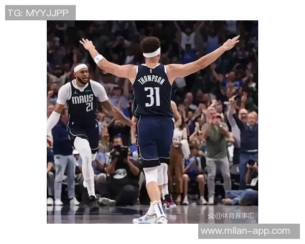 克莱半场表现平平仅得5分状态不佳引发球迷关注 克莱半场表现平平仅得5分状态不佳引发球迷关注